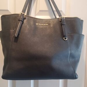 Michael kors tote bag. Dark blue